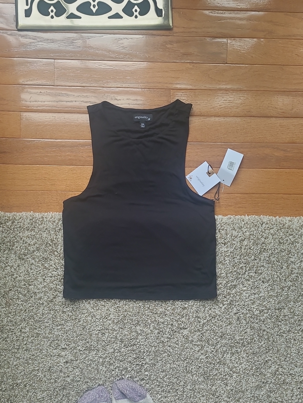 Dry Goods Black Sleeveless Crop Tank Top